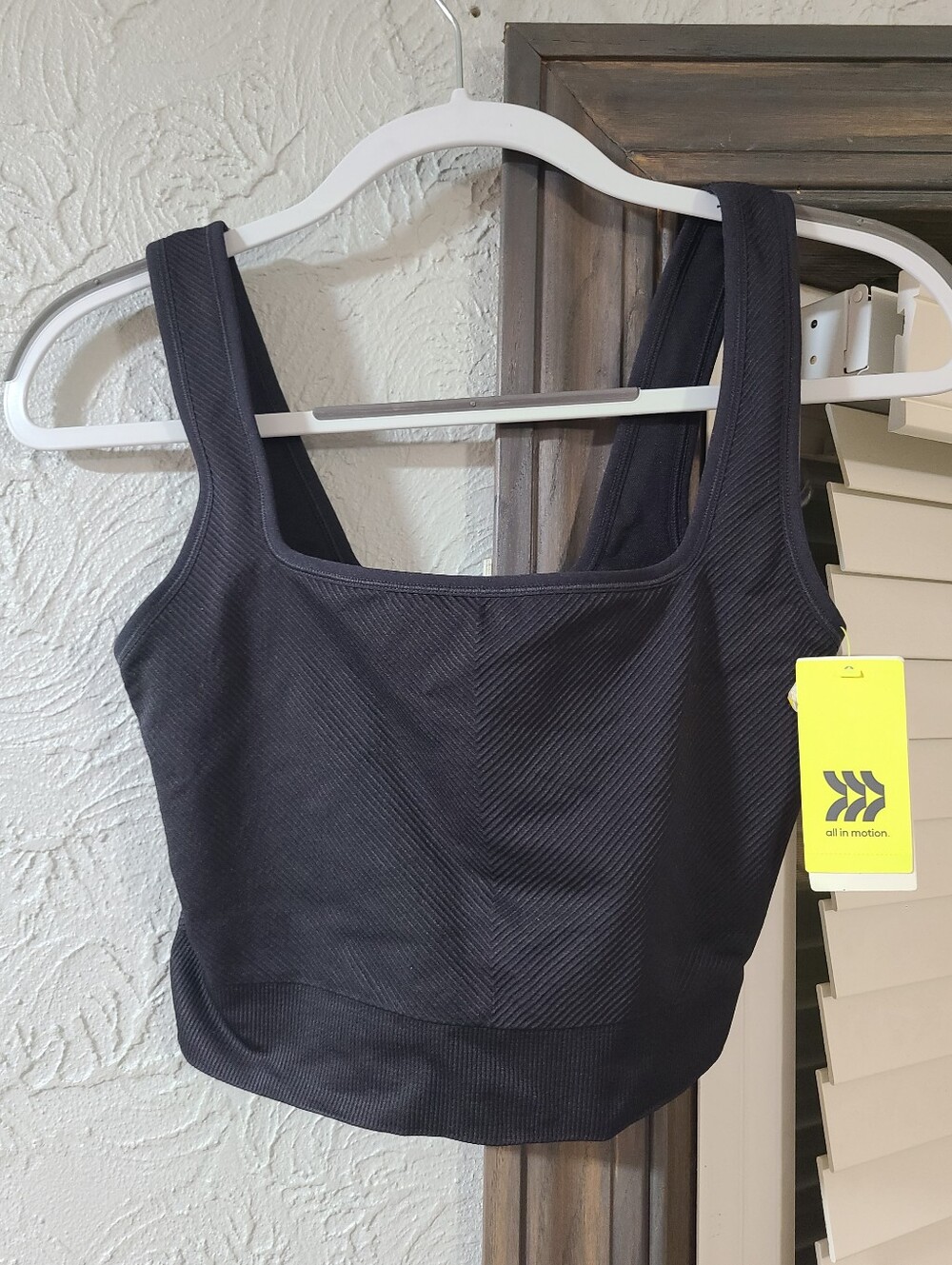 All In Motion Cropped Seamless Ribbed Tank Medium NWT Black Square Neckline